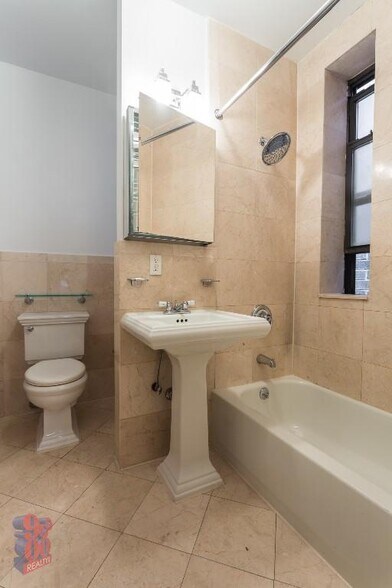 Building Photo - 219 E 23rd St