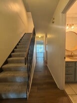 Building Photo - 5636 S 27th St