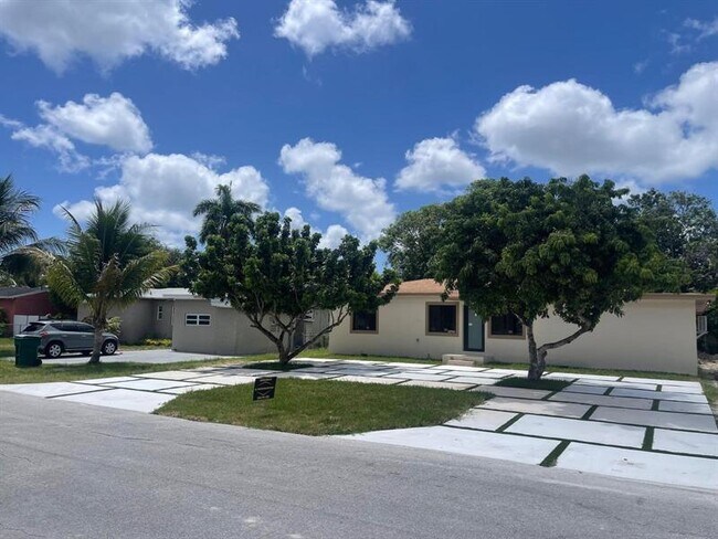 Building Photo - 270 NW 147th St