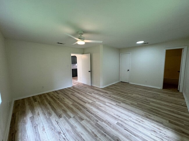 Building Photo - 3-Bedroom House for Rent in Copperas Cove
