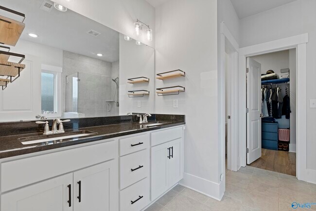 Building Photo - 12690 Tallulah Dr