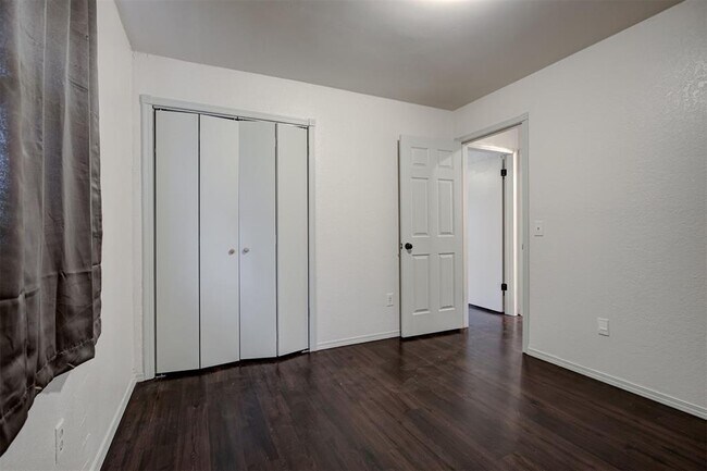 Building Photo - 11832 Sagamore Dr
