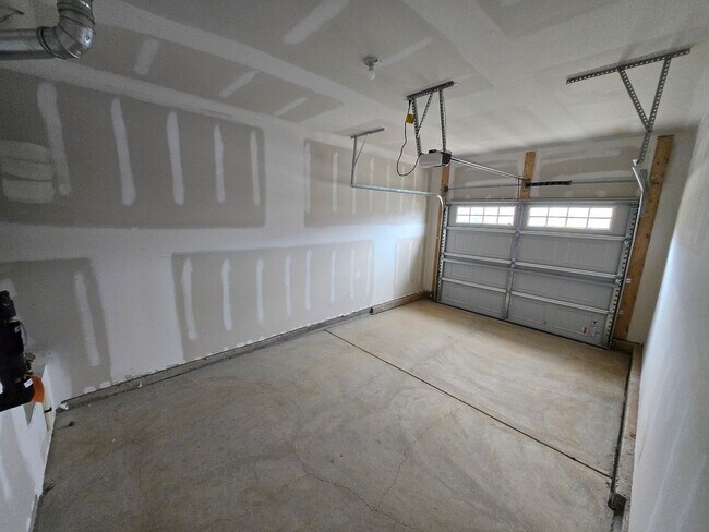 Building Photo - Charming 3 Bedroom Home Located in Raleigh