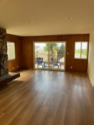 Living Room - 507 N Helberta Ave
