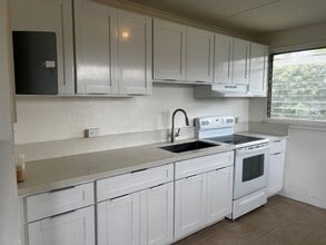 Building Photo - Partly Furnished 2 bedroom 1 bath Single Family Home