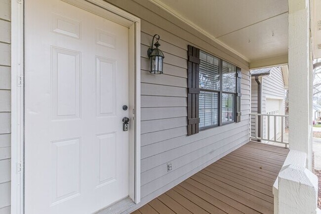 Building Photo - Ranch 3 bedroom 2 bath !