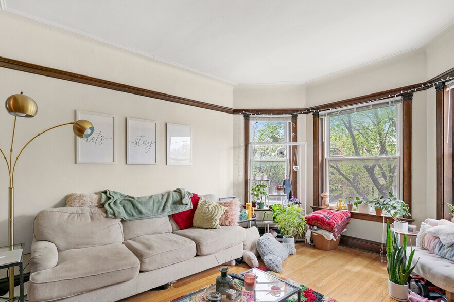 Building Photo - 1210 W Addison St