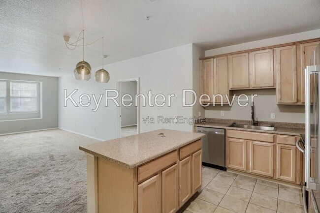 Building Photo - 15455 Canyon Rim Dr