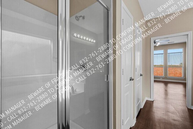 Building Photo - 2021 Haylee Dr