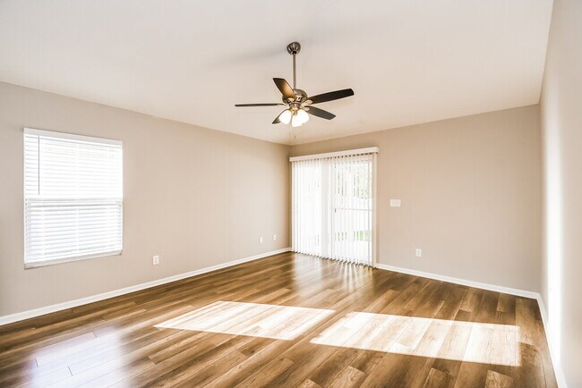 Building Photo - 574 S Aberdeenshire Dr