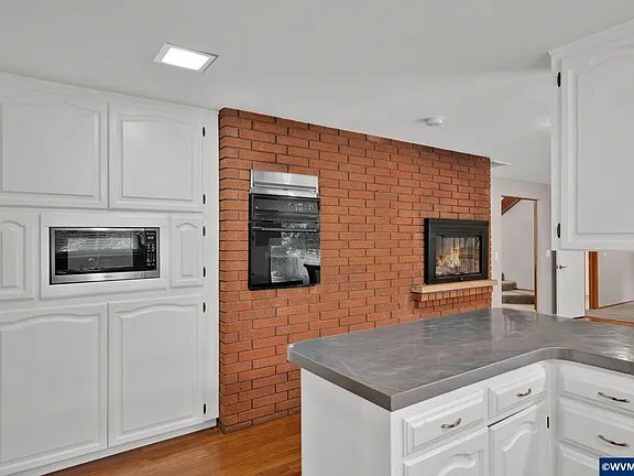 Building Photo - 3230 NW Norwood Dr