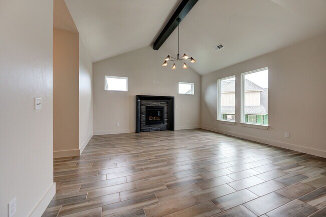 Building Photo - 6101 Kinnick Dr