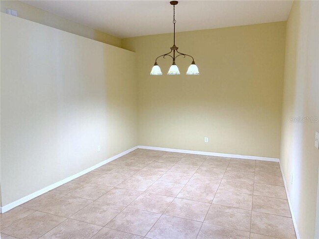 Building Photo - 10126 Mowry Ln