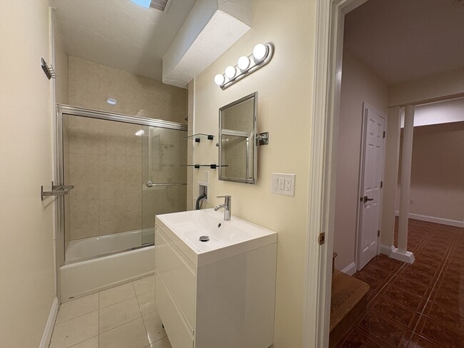 Building Photo - 191 Winthrop Rd