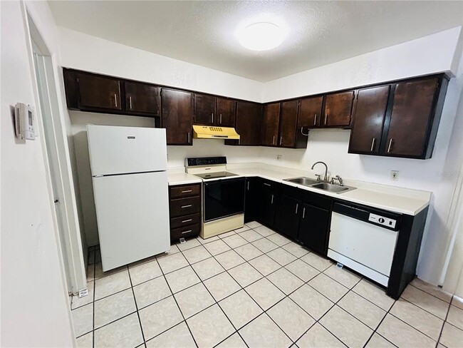 Building Photo - 3912 Crayrich Cir