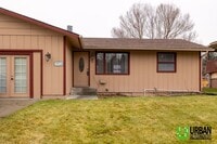 Building Photo - Great 3 bedroom 2 bathroom townhome for rent in South Spokane Valley