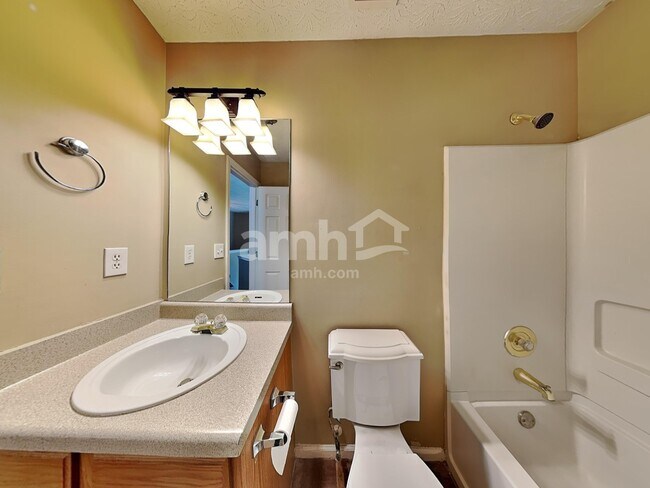 Building Photo - 3817 Majestic Ln SW