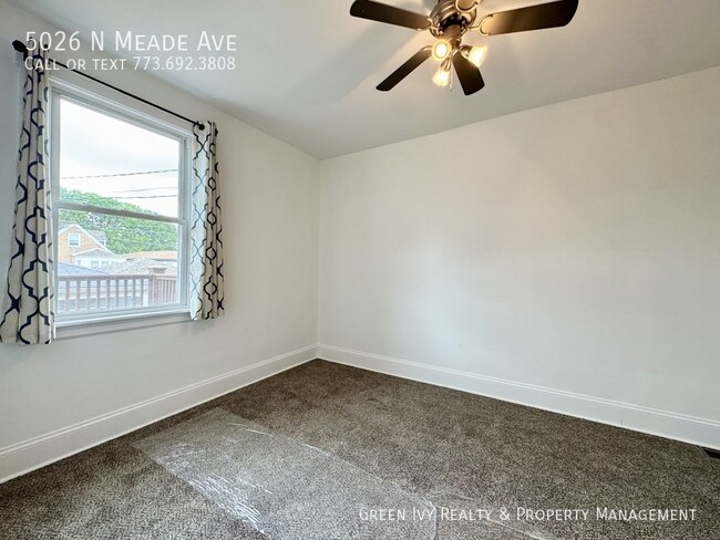 Building Photo - 5026 N Meade Ave