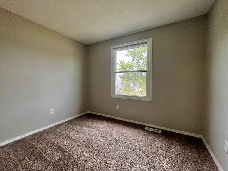 Building Photo - 905 Aurora Knoll Ln
