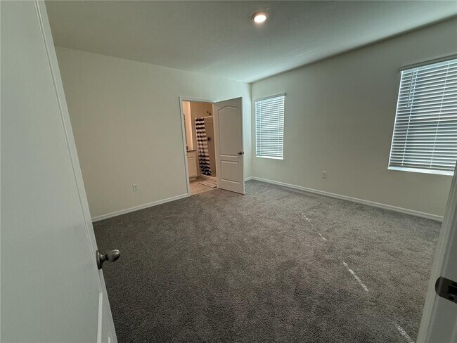 Building Photo - 1511 Ellesmere Ave