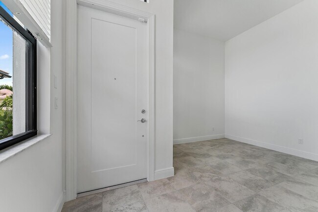 Building Photo - 9333 SW Pepoli Way