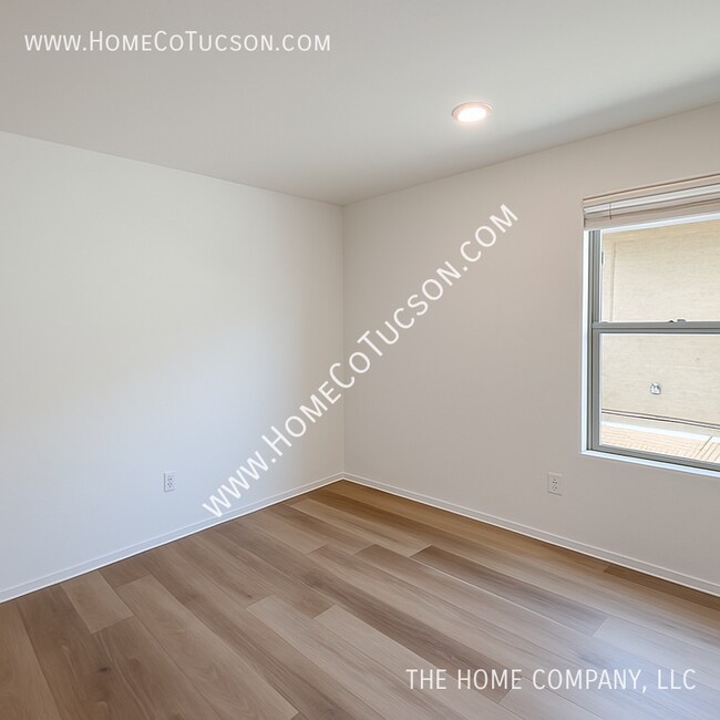 Building Photo - 8558 W Jackdaw Ct