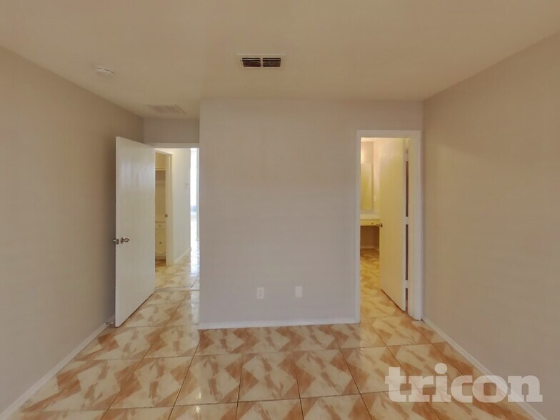 Building Photo - 7112 Avington Way