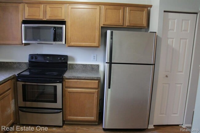 Building Photo - 21960 Indian Creek Dr