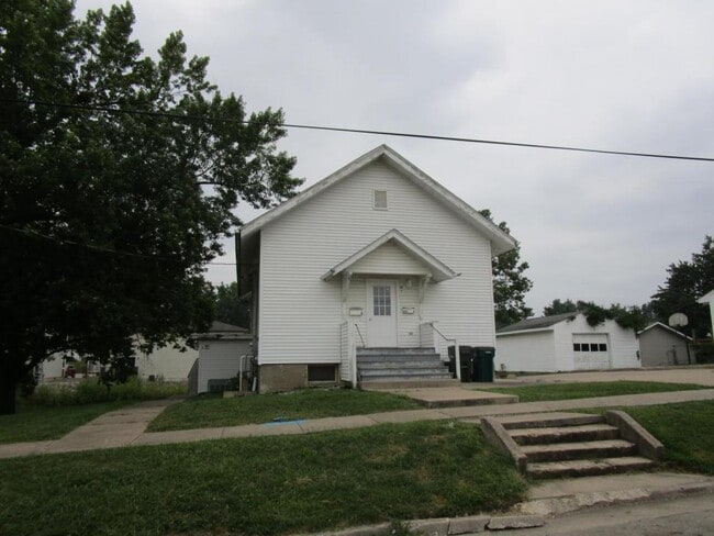 Primary Photo - 601 Smith St