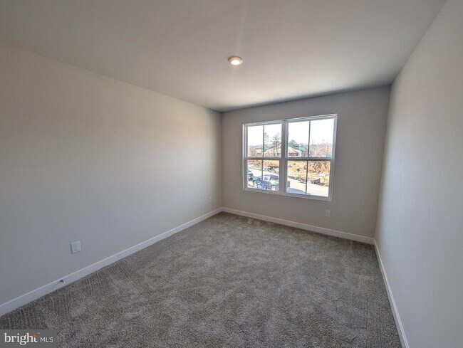 Building Photo - 114 RED LION Ct