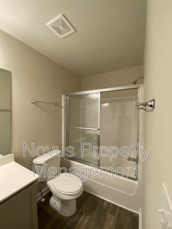 Building Photo - 1182 Westhampton Wy