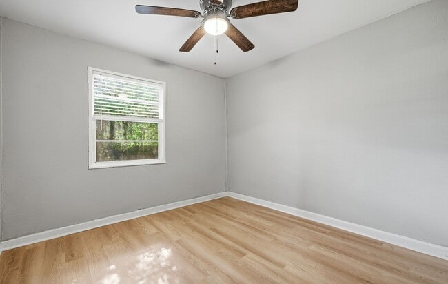 Building Photo - Renovated 2 Bedroom Jacksonville Heights Duplex Apartment