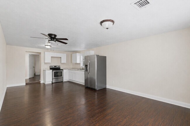 Building Photo - 515 Riggs St