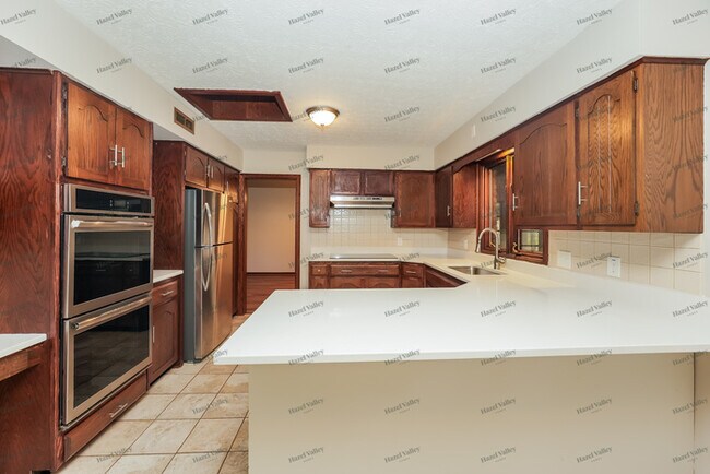 Building Photo - 4331 Provens Dr