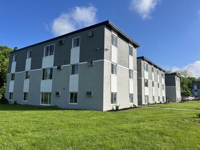 Building Photo - 71 Bellaire Dr
