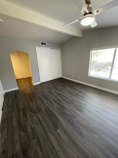 Building Photo - 6250 Sunny Meadow Ln