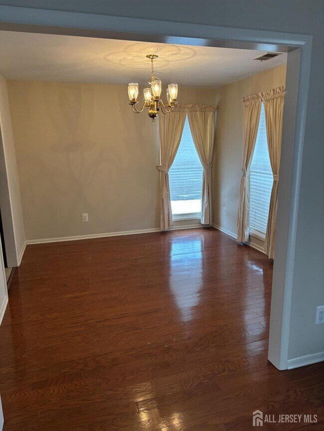 Building Photo - 92 Heather Ct