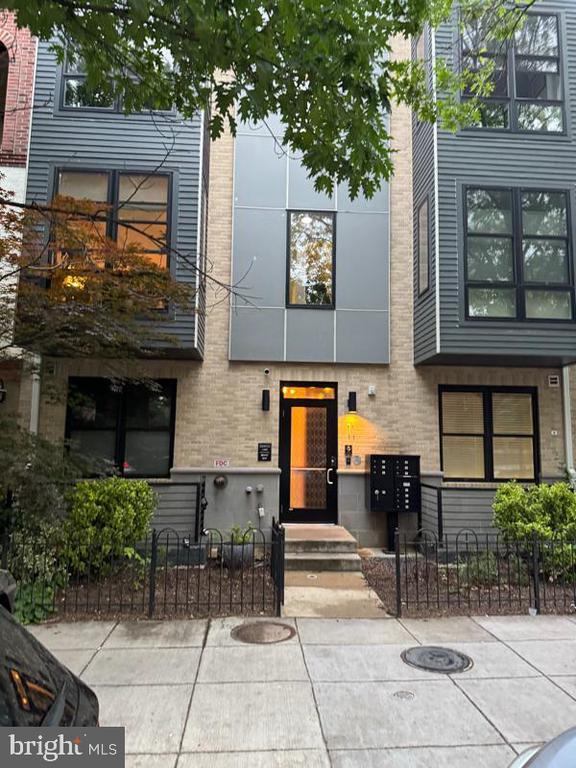 Building Photo - 11 15th St NE