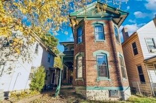 Building Photo - 306 N 6th St