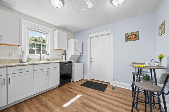 Building Photo - 403 Polk St