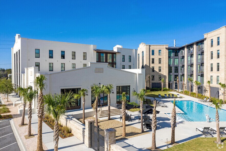 Primary Photo - Foundry Point