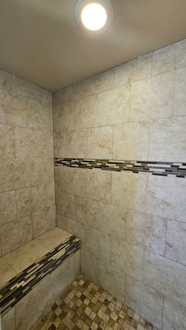 Building Photo - 3 Bed 2 Bath