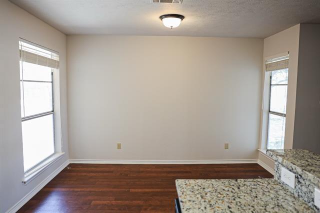 Building Photo - 1302 Crescent St