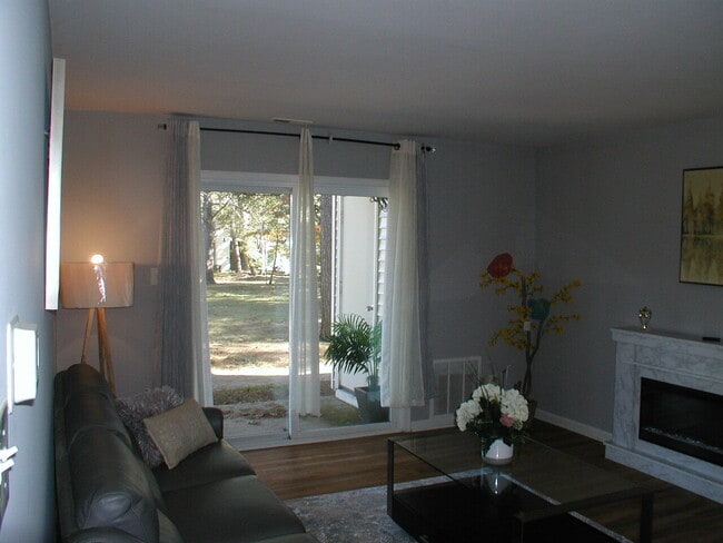 Building Photo - Villages at Berkley - Two bedroom two bath...