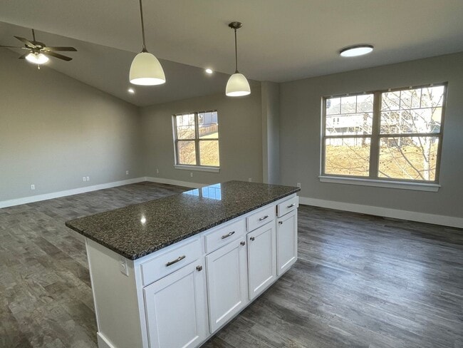 Building Photo - Built in 2020! 3 Bed 2 Bath w/ FENCE and UF Walk Out Basement