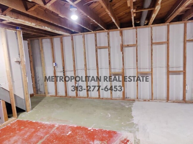 Building Photo - 6973 Chirrewa St