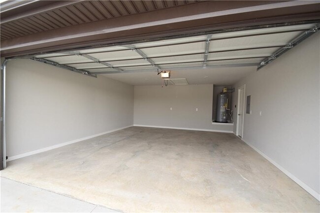 Building Photo - 422 Rineel Ave