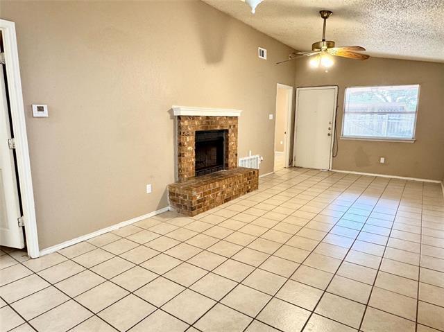 Building Photo - 5811 Mansfield Rd