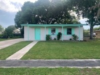 Building Photo - 2 Bed 1 Bath Home | Pet Friendly with Fenced Yard | Washer Dryer Hook Ups | Section 8 Welcome
