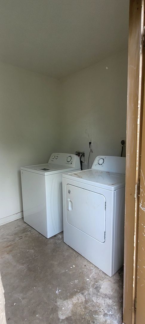 Building Photo - Allancar 164